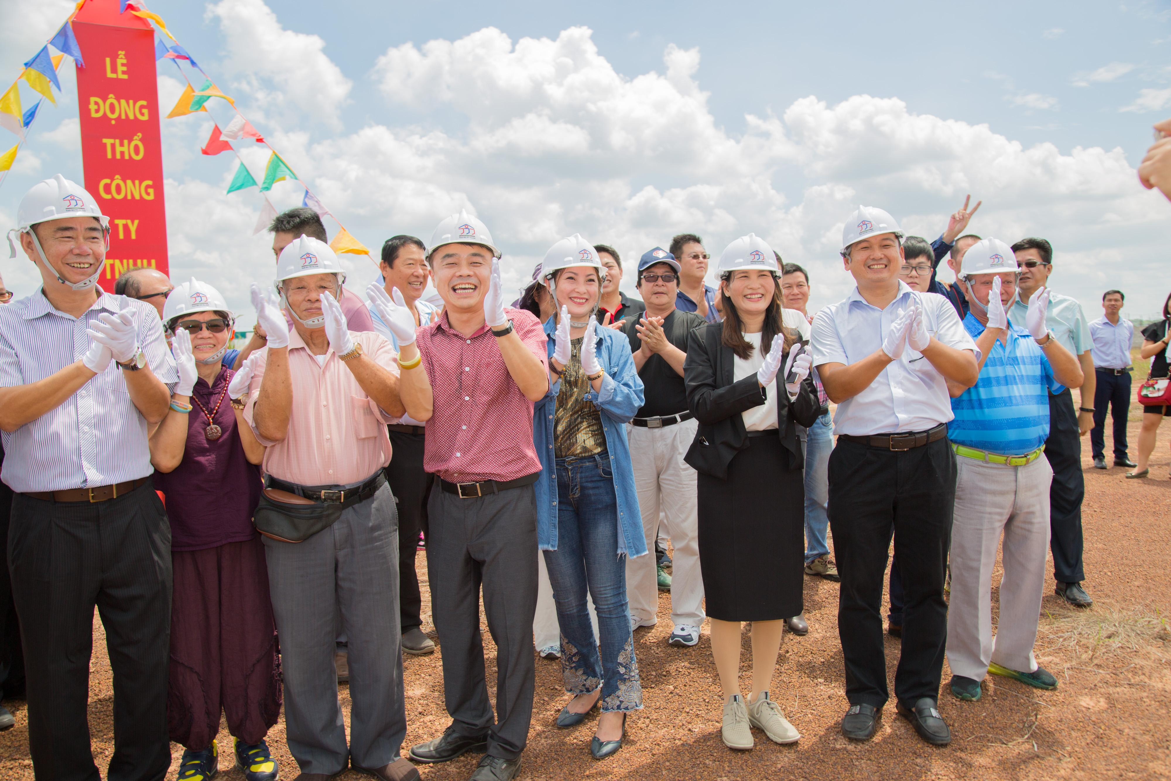 THI CÔNG NHÀ XƯỞNG HỒNG THÁI