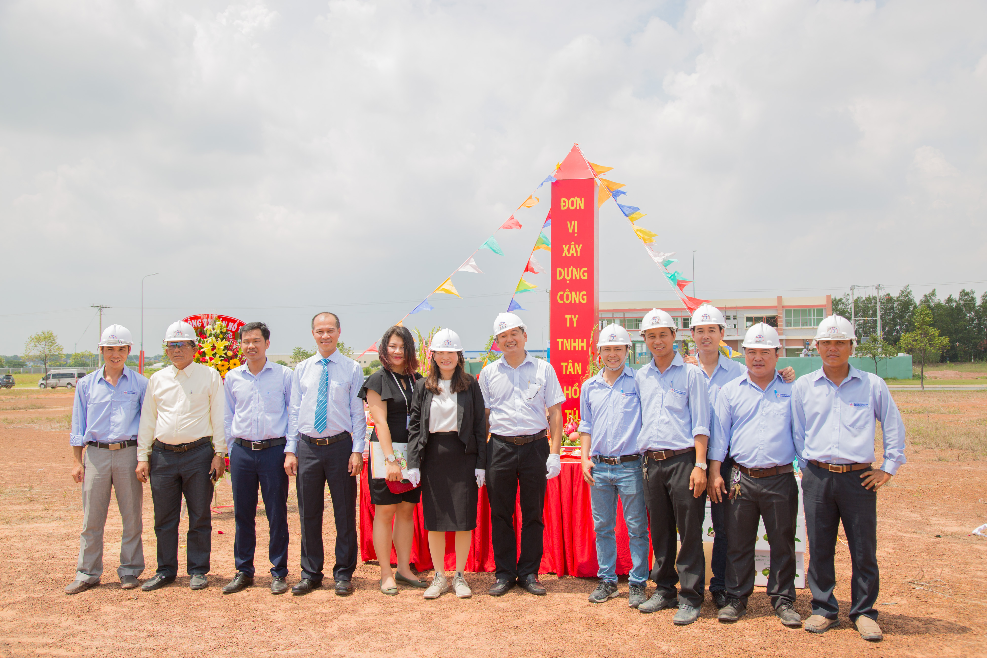 THI CÔNG NHÀ XƯỞNG HỒNG THÁI