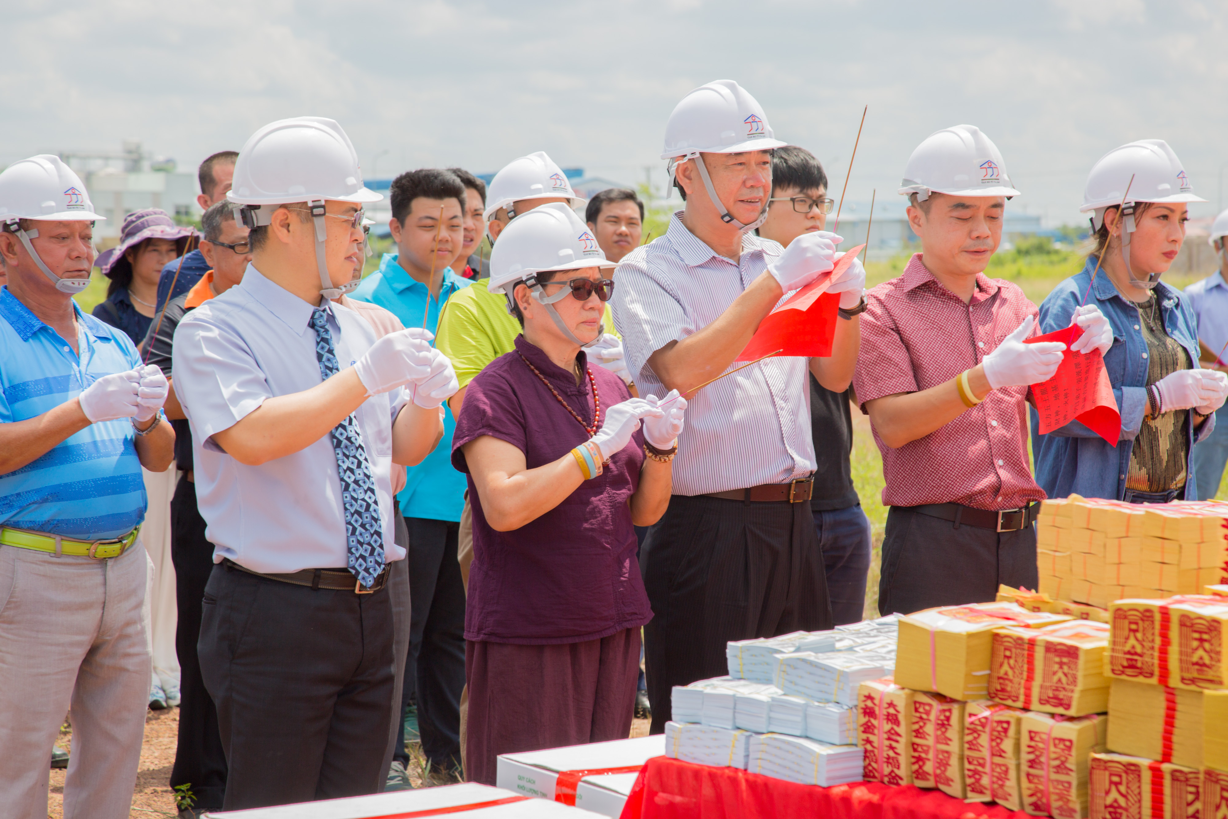 THI CÔNG NHÀ XƯỞNG HỒNG THÁI