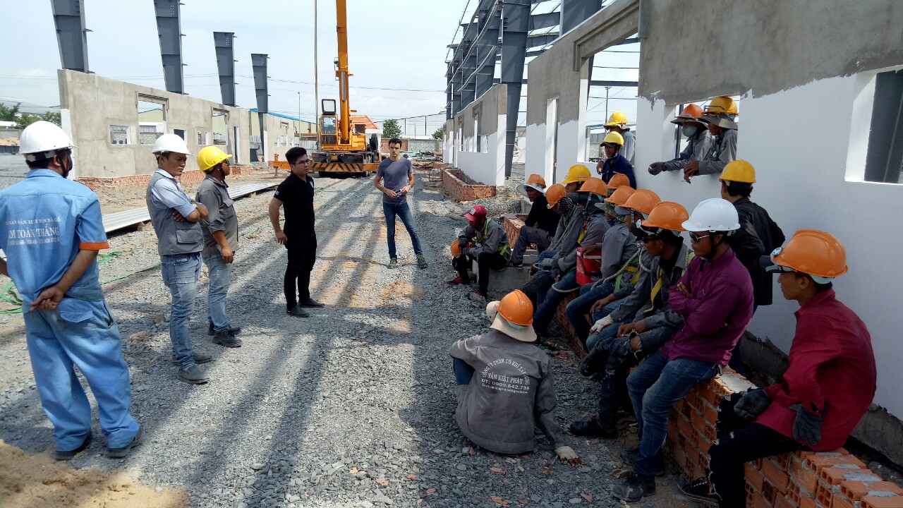 THI CÔNG NHÀ XƯỞNG VIỆT HỒ TÚ 1