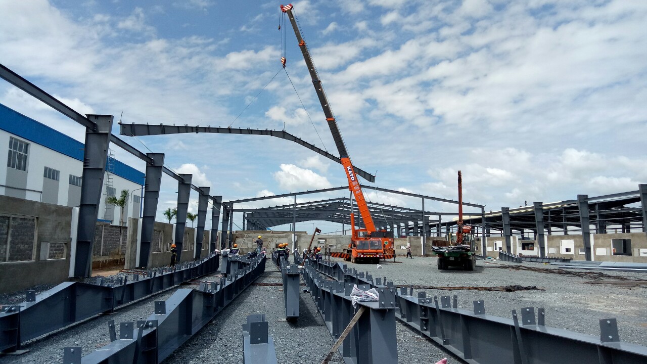 THI CÔNG NHÀ XƯỞNG VIỆT HỒ TÚ 1