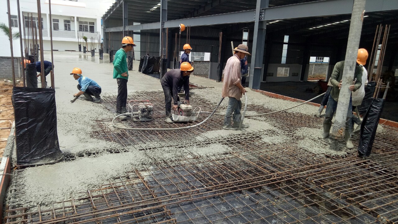 THI CÔNG NHÀ XƯỞNG VIỆT HỒ TÚ 1