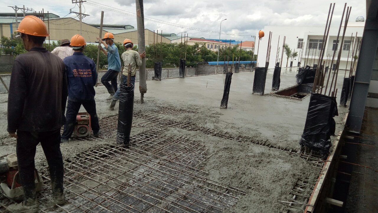 THI CÔNG NHÀ XƯỞNG VIỆT HỒ TÚ 1