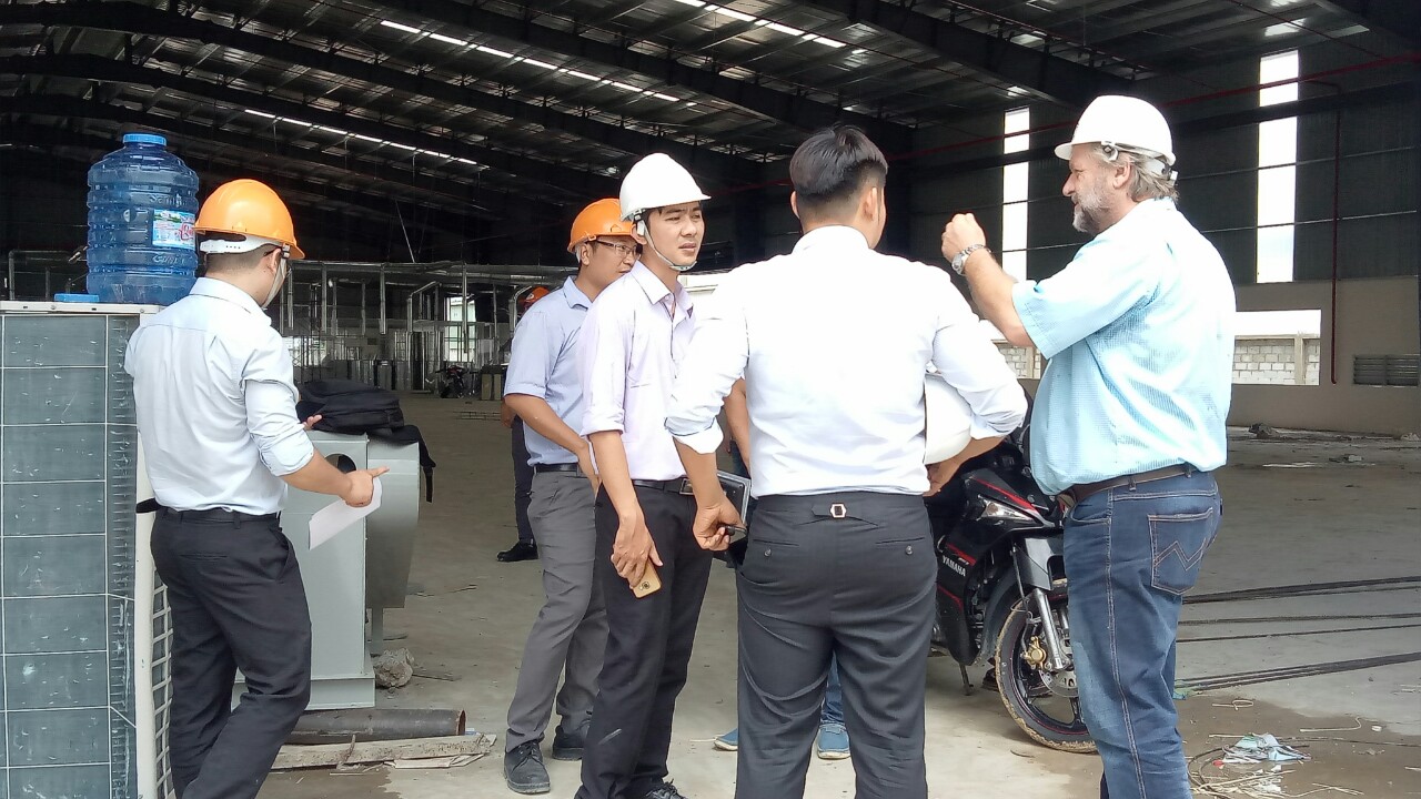 THI CÔNG NHÀ XƯỞNG VIỆT HỒ TÚ 1