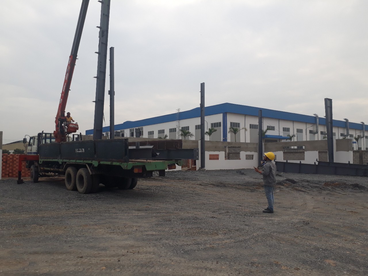 THI CÔNG NHÀ XƯỞNG VIỆT HỒ TÚ 1