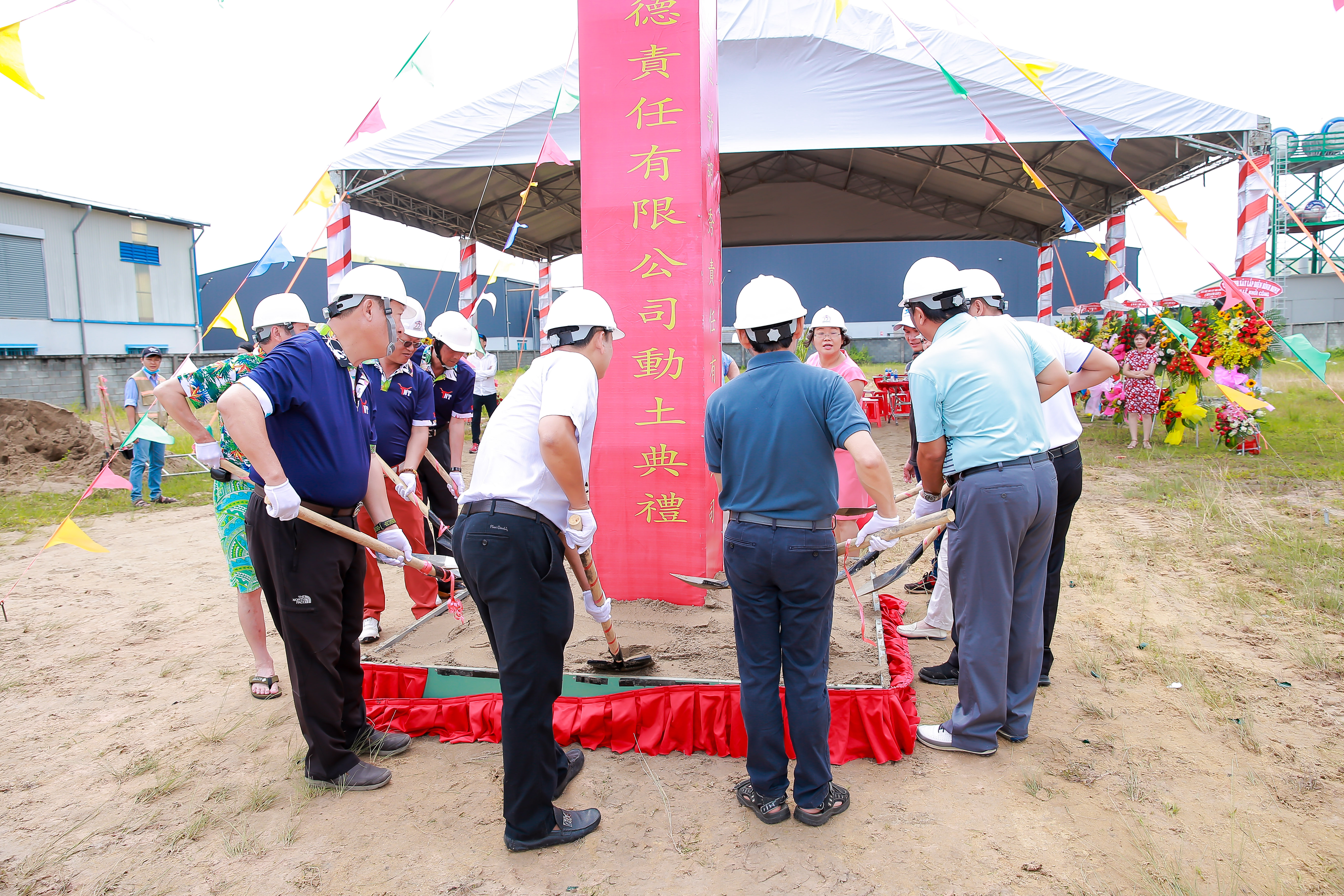 THI CÔNG NHÀ XƯỞNG FORWARD