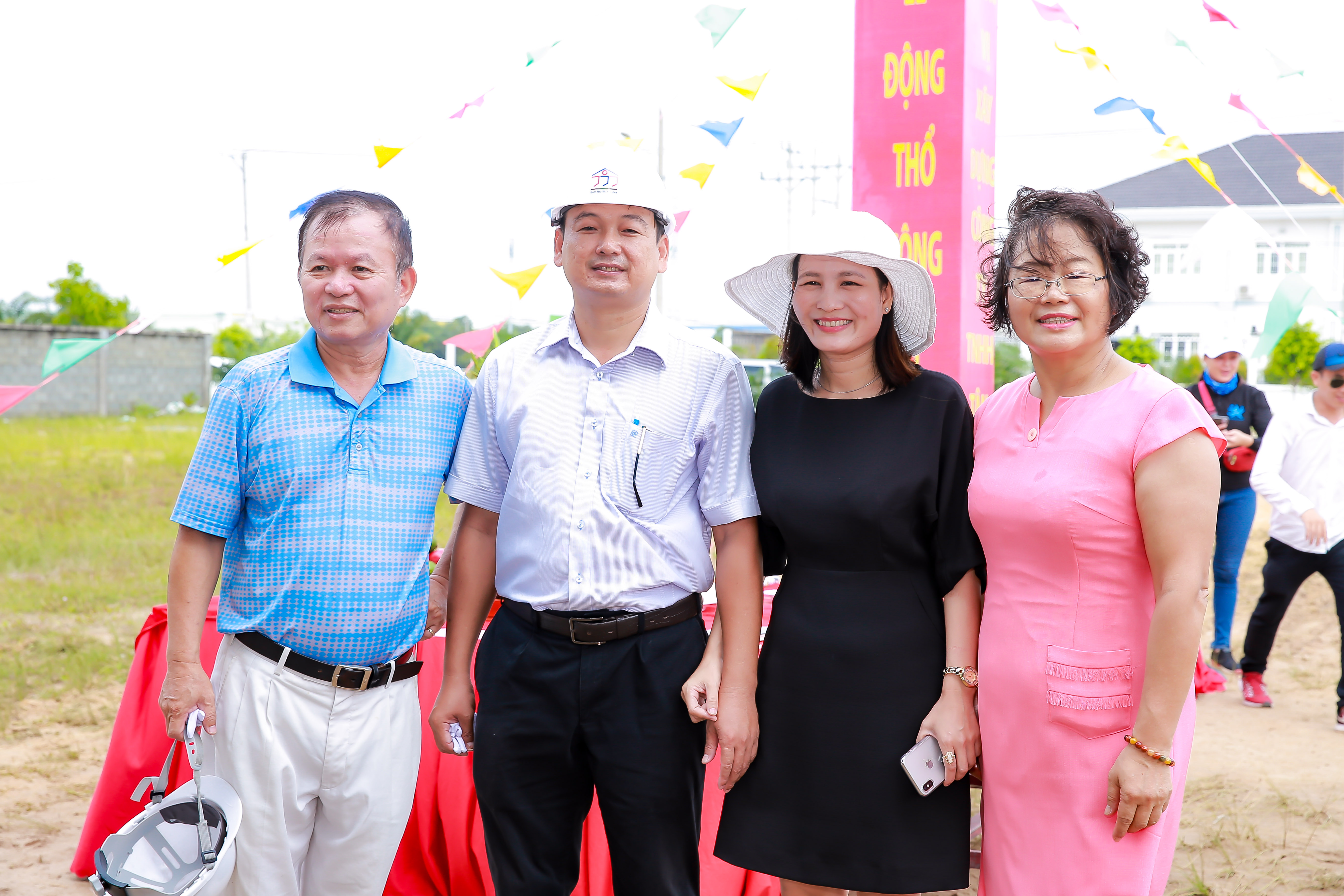 THI CÔNG NHÀ XƯỞNG FORWARD